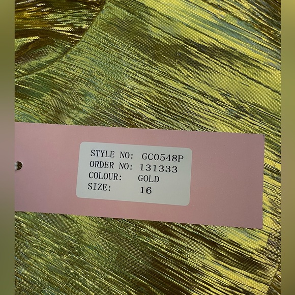 Cropped gold US size 12 top with puffy sleeves - Picture 2 of 3